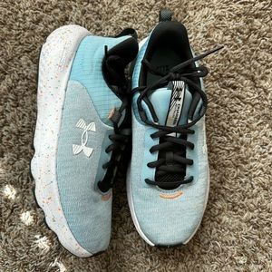 Women’s under armour tennis shoes